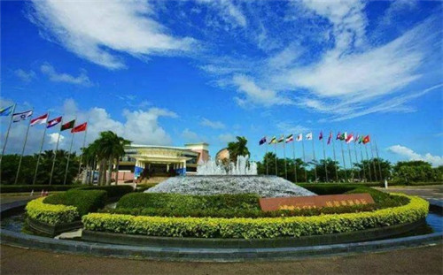 移动铁笼小游戏怎么玩的（滑动铁笼子的游戏）